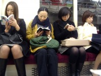3 lý do vì sao người Nhật không sử dụng điện thoại di động khi đi tàu điện ngầm